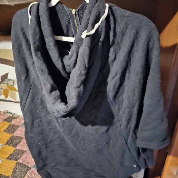 Wilfred Caron cape - Picture 2 of 4